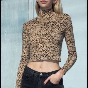 RARE Brandy Melville leopard Daniela turtle neck